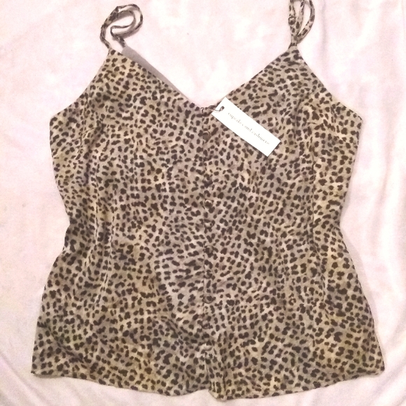 Cupcakes and Cashmere Spaghetti Strap Leopard Print Button Up Top - Picture 6 of 16